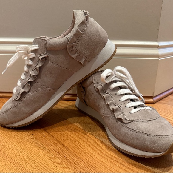 Kate Spade Fariah suede sneakers  Size 8.5 Color taupe - Picture 2 of 8